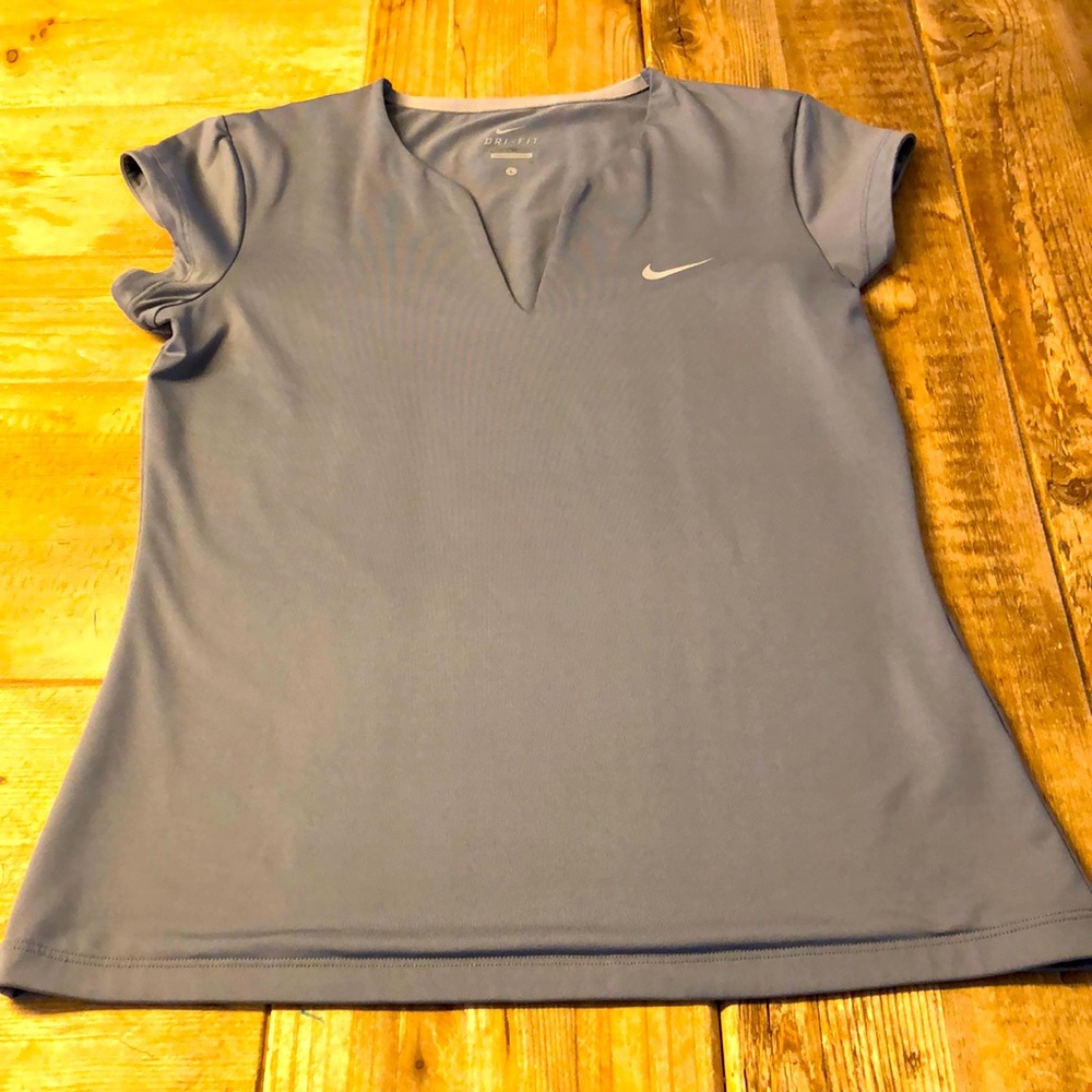 Nike Dri-Fit Gray Short Sleeve Shirt. EUC.